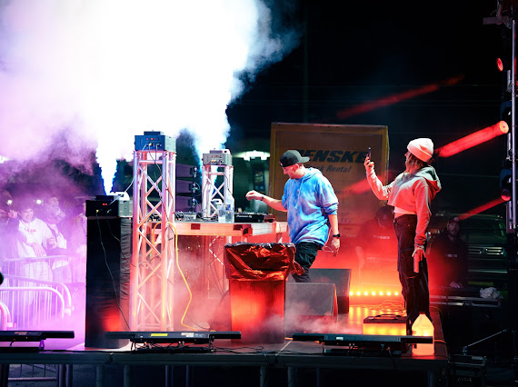 ONELOVE crowd moment